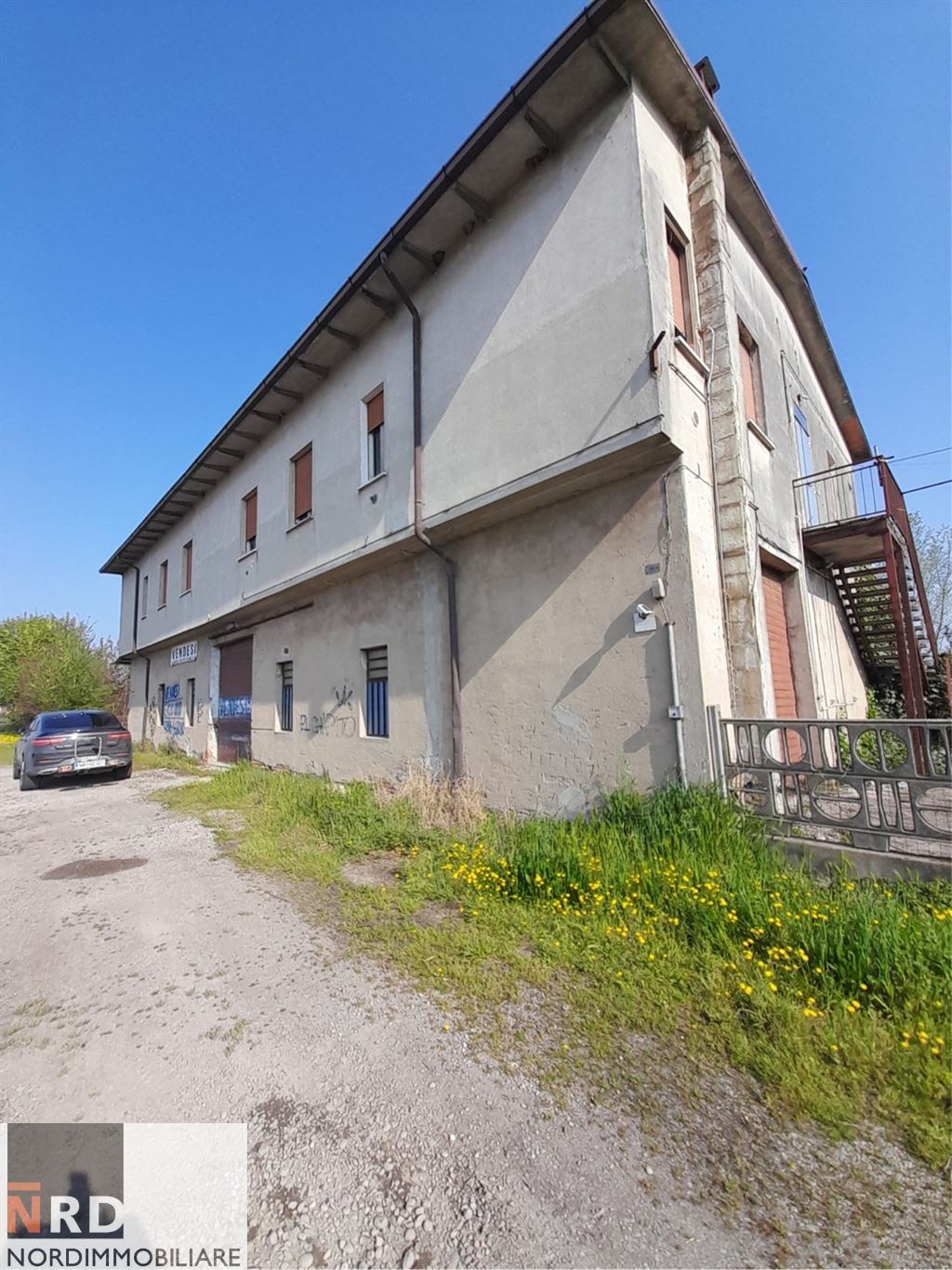 Casa Indipendente + Ampio Magazzino