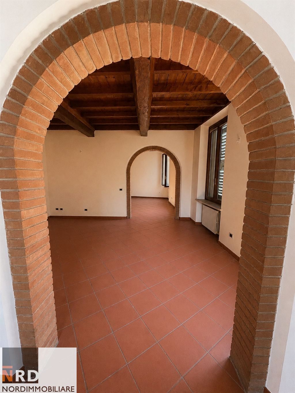 ELEGANTE DUPLEX DI PRESTIGIO IN CENTRO STORICO CON POSTO AUTO