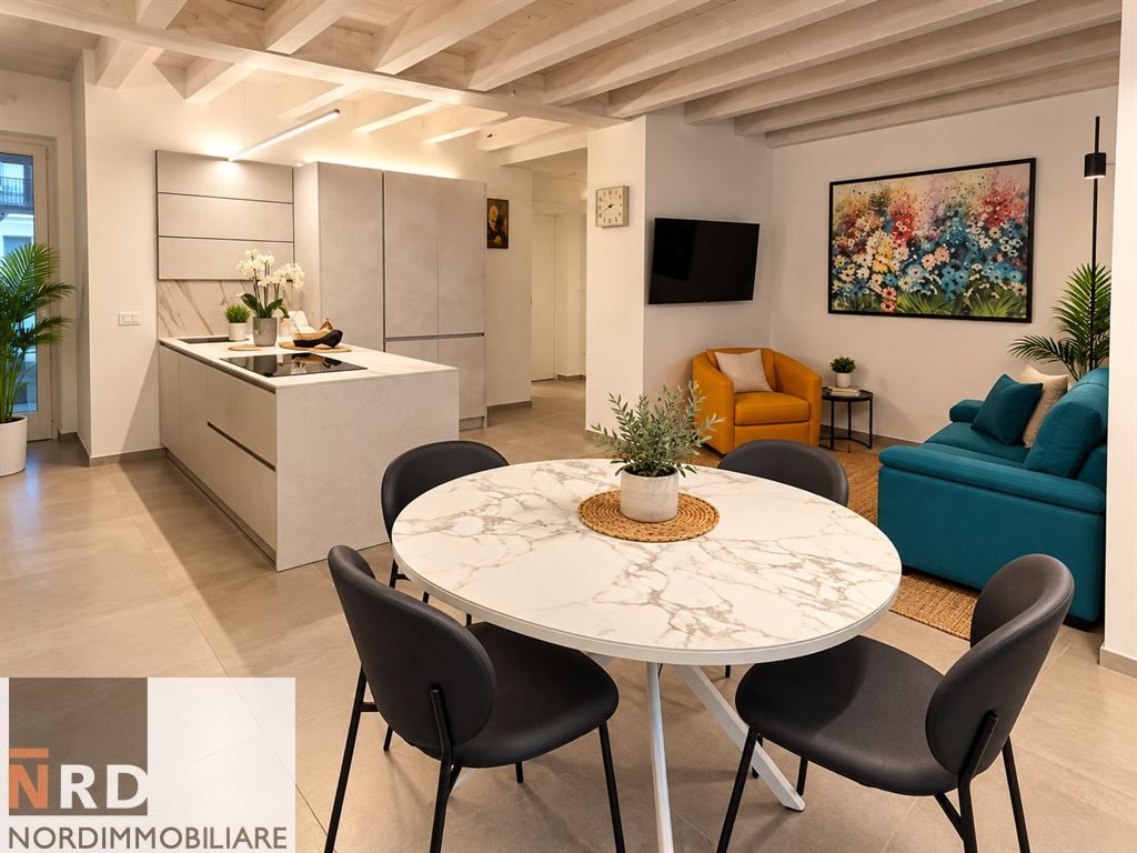 Elegante Trilocale Arredato con Garage