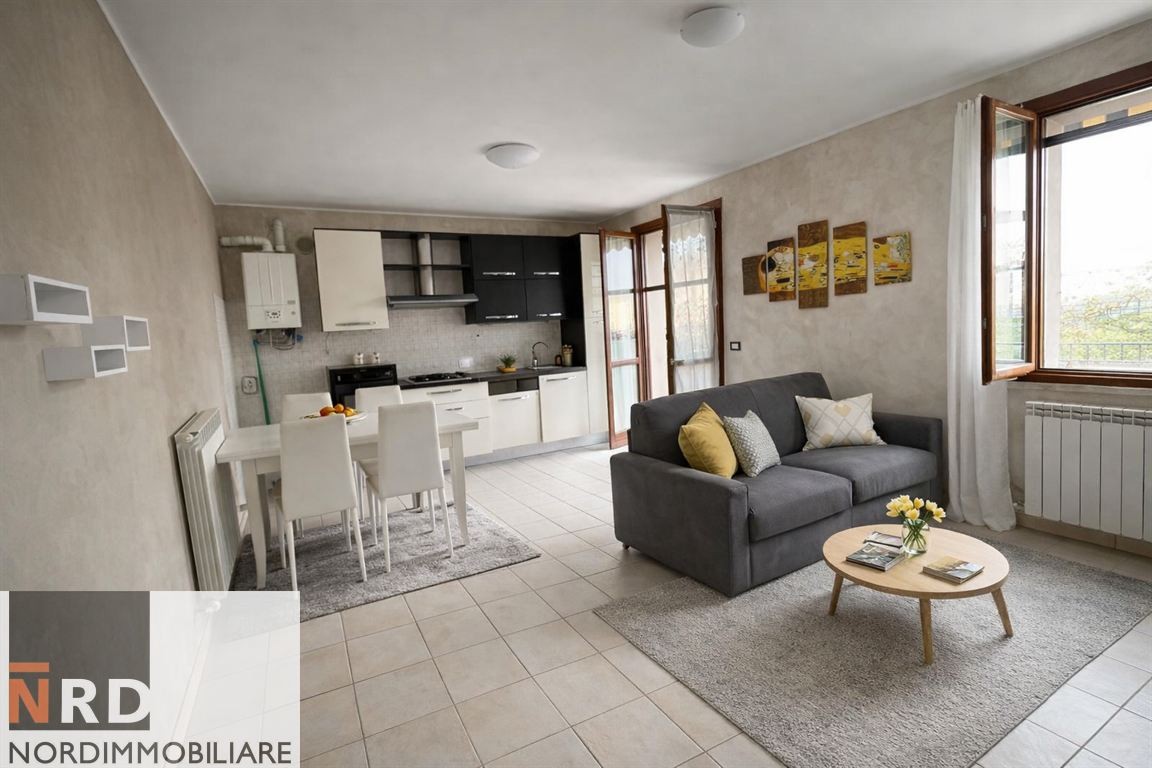 Trilocale arredato con terrazze abitabili e garage